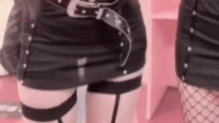 素人　抜けるエッチなダンス　お股の隙間、透けてるスカート、ミニスカ太ももがエロい、腰へこ腰振りダンス　ショート動画14